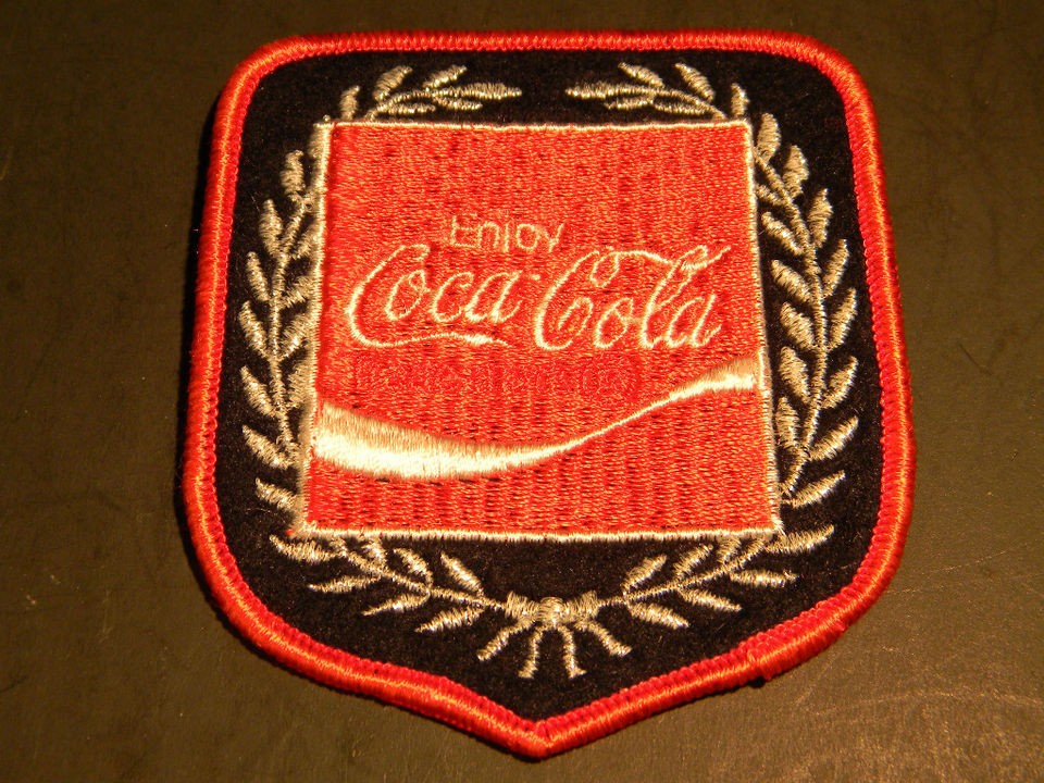    Advertising  Soda  Coca Cola  Pins, Badges & Patches