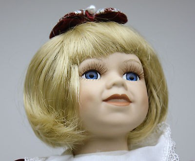 Knightsbridge Collection, 16 GAYLE, Porcelain Doll