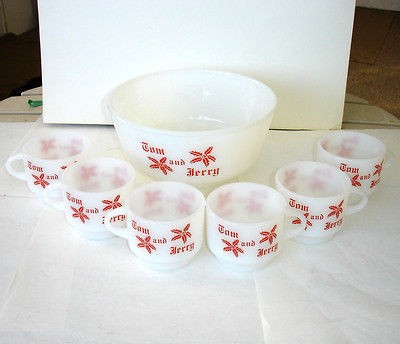 FIRE KING TOM AND JERRY PUNCH BOWL  6 CUPS/GLASSES  WHITE  RED EGG NOG