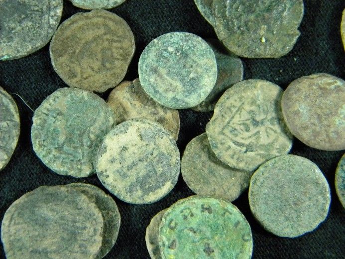 Lot of 100 Uncleaned Anicent Roman Coins Dealer Wholesale Lot 33406 