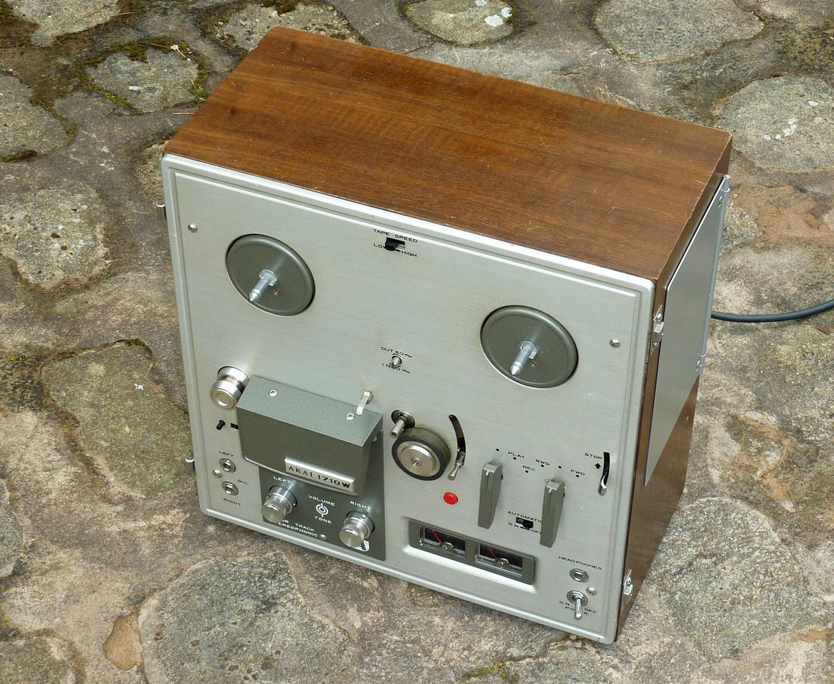 Akai 1710W L Stereo Reel to Reel Tape Recorder