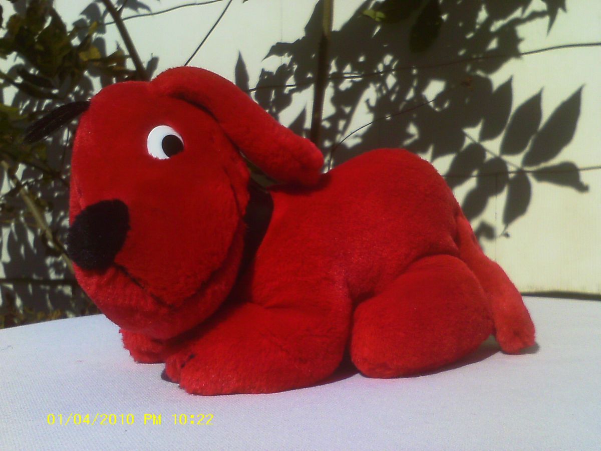 CLIFFORD THE BIG RED DOG   10in LayDown Clifford the Red Dog