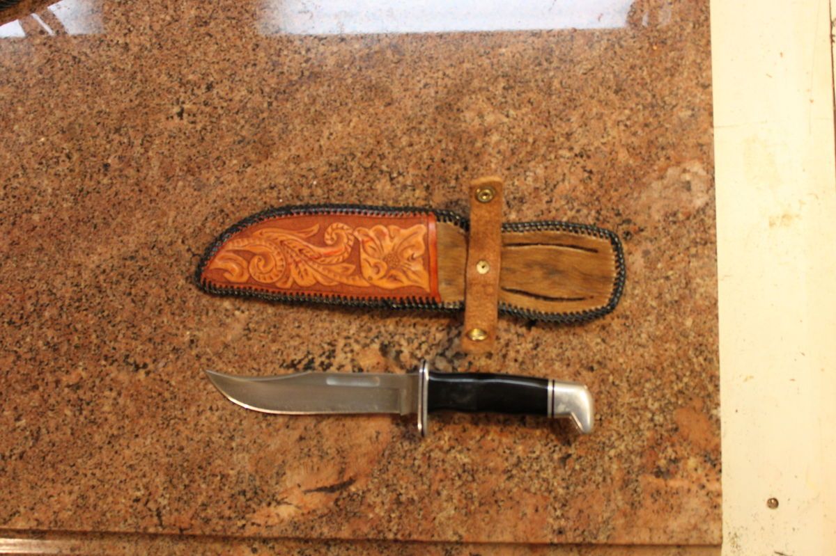 Hand Tooled Leather Knife Sheath for Buck 119