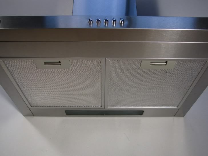 Aluminium filters are included which are dishwasher friendly
