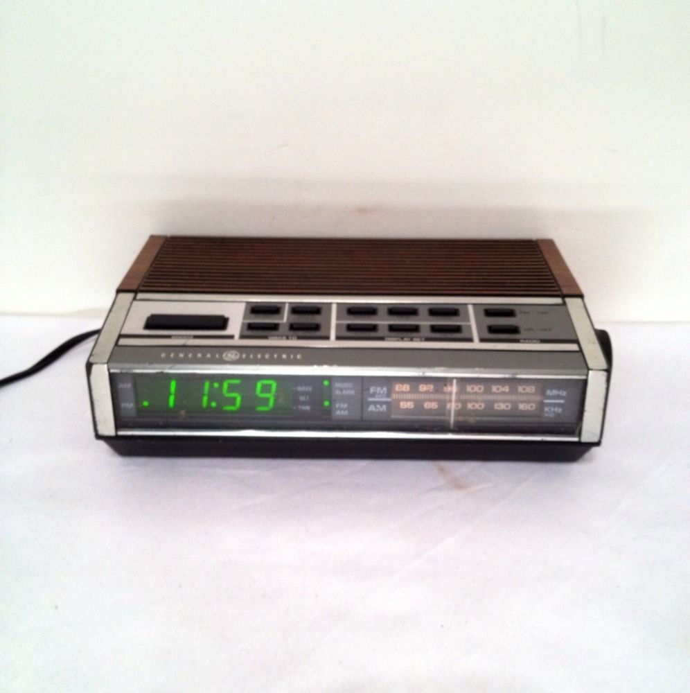 Vintage Electric Clocks 27