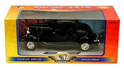 1934 Ford Coupe Hard Top   124 Scale Diecast Model   Black   Motormax