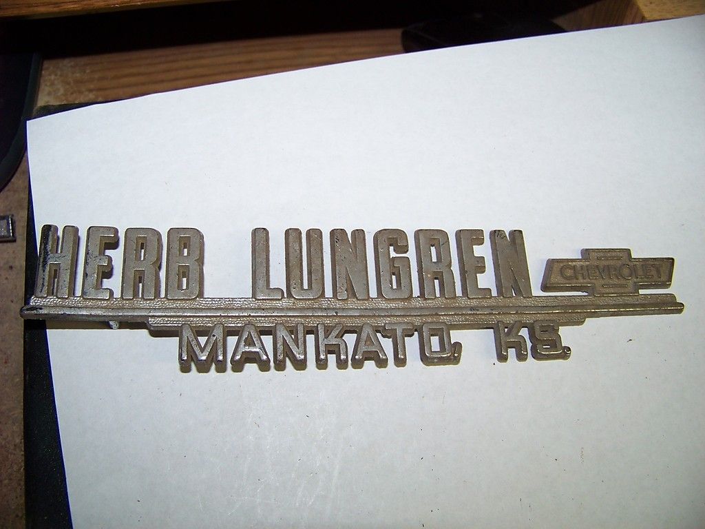 Metal Car Dealer Emblem Herb Lungren Chevrolet Mankato